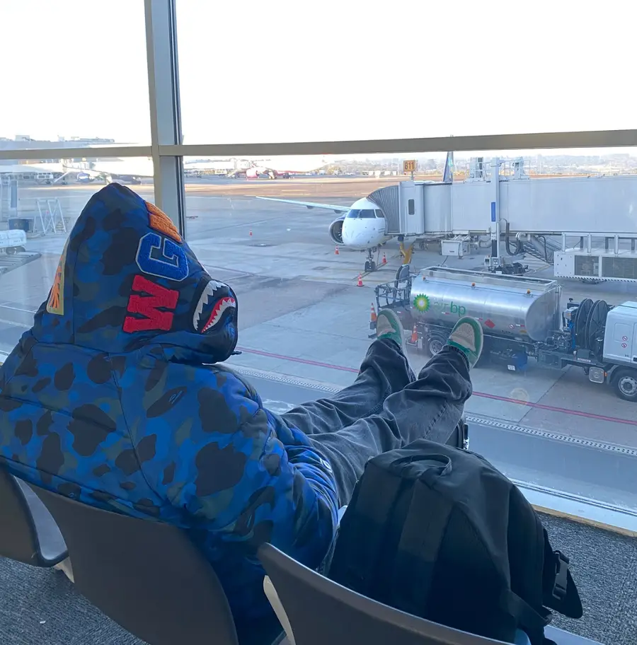 Esperando o voo no aeroporto